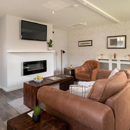 The Stable Suite At York Racecourse Exterior photo