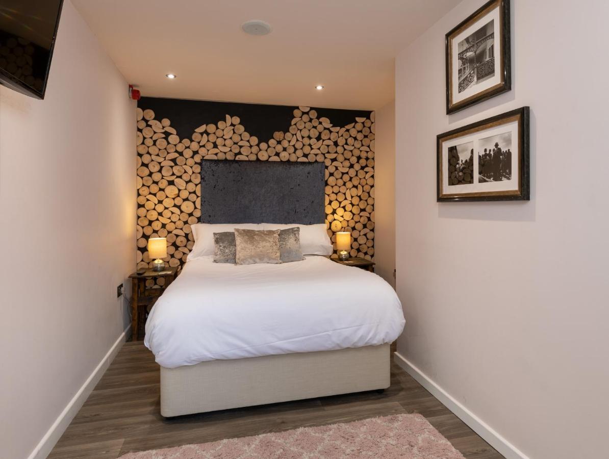 The Stable Suite At York Racecourse Exterior photo