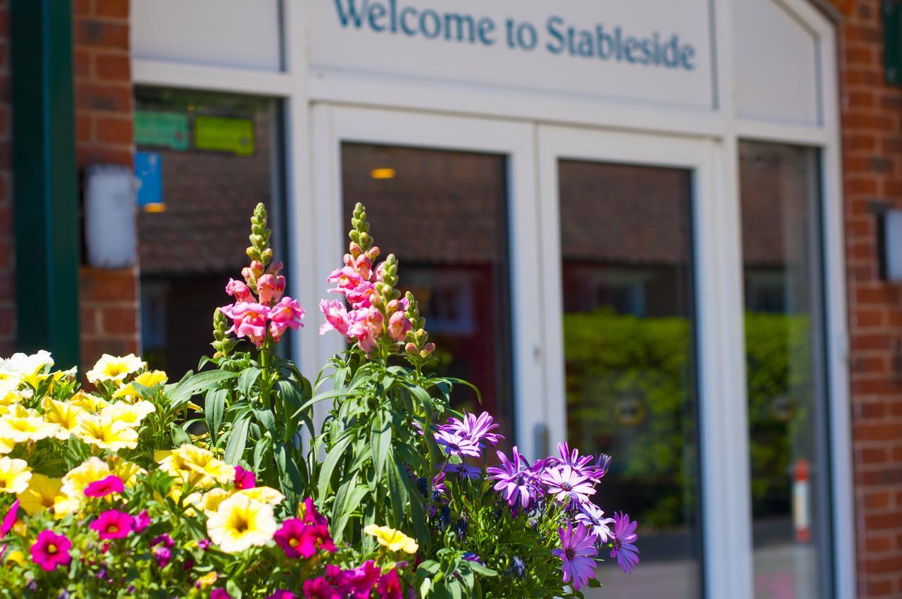 The Stable Suite At York Racecourse Exterior photo