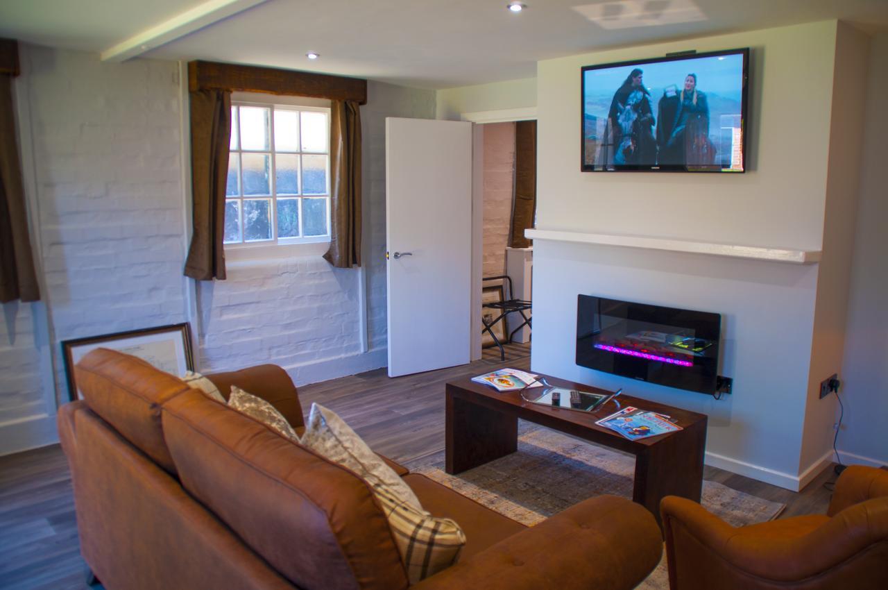 The Stable Suite At York Racecourse Exterior photo